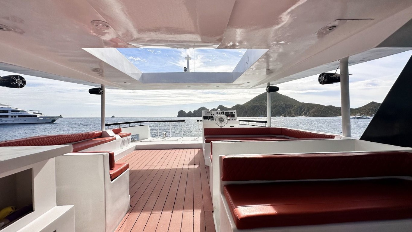 60' Event at sea