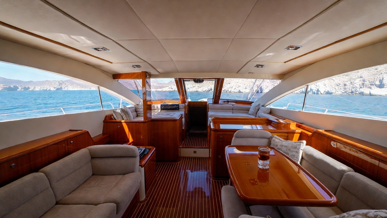 65' Leopard exterior