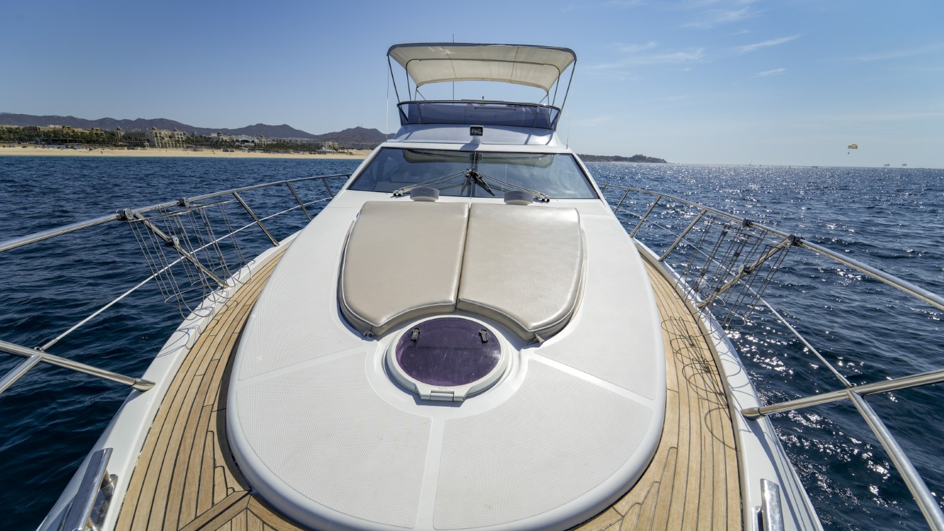 50' Azimut at sea