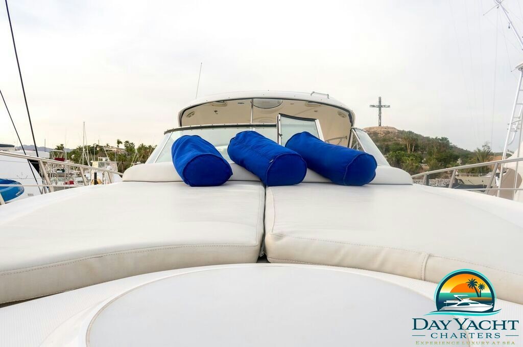 52ft Cruiser interior