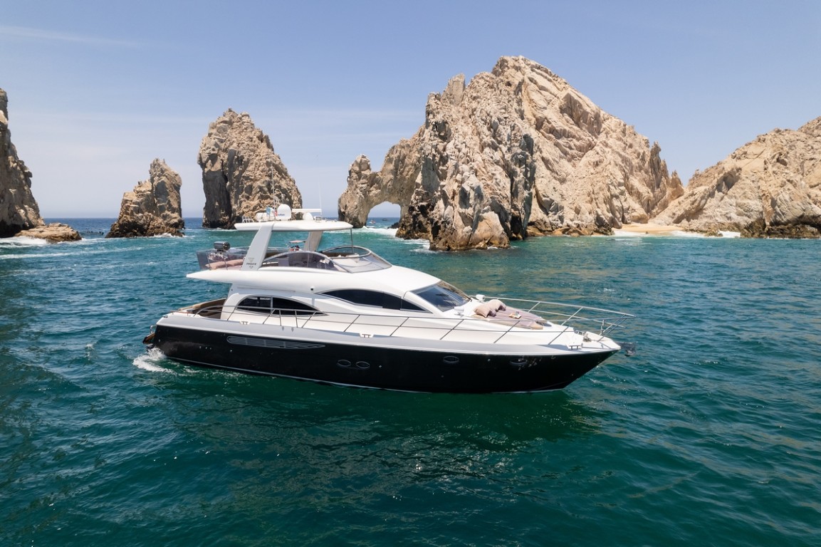 63' Seavana exterior